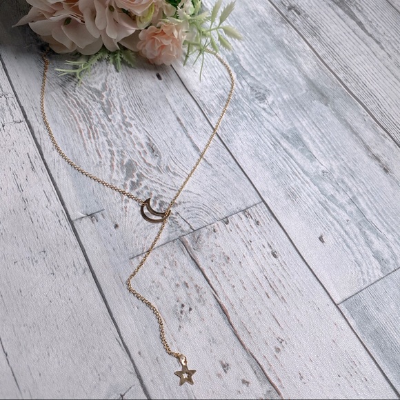 Jewelry - Minimalist moon and Star necklace gold plated